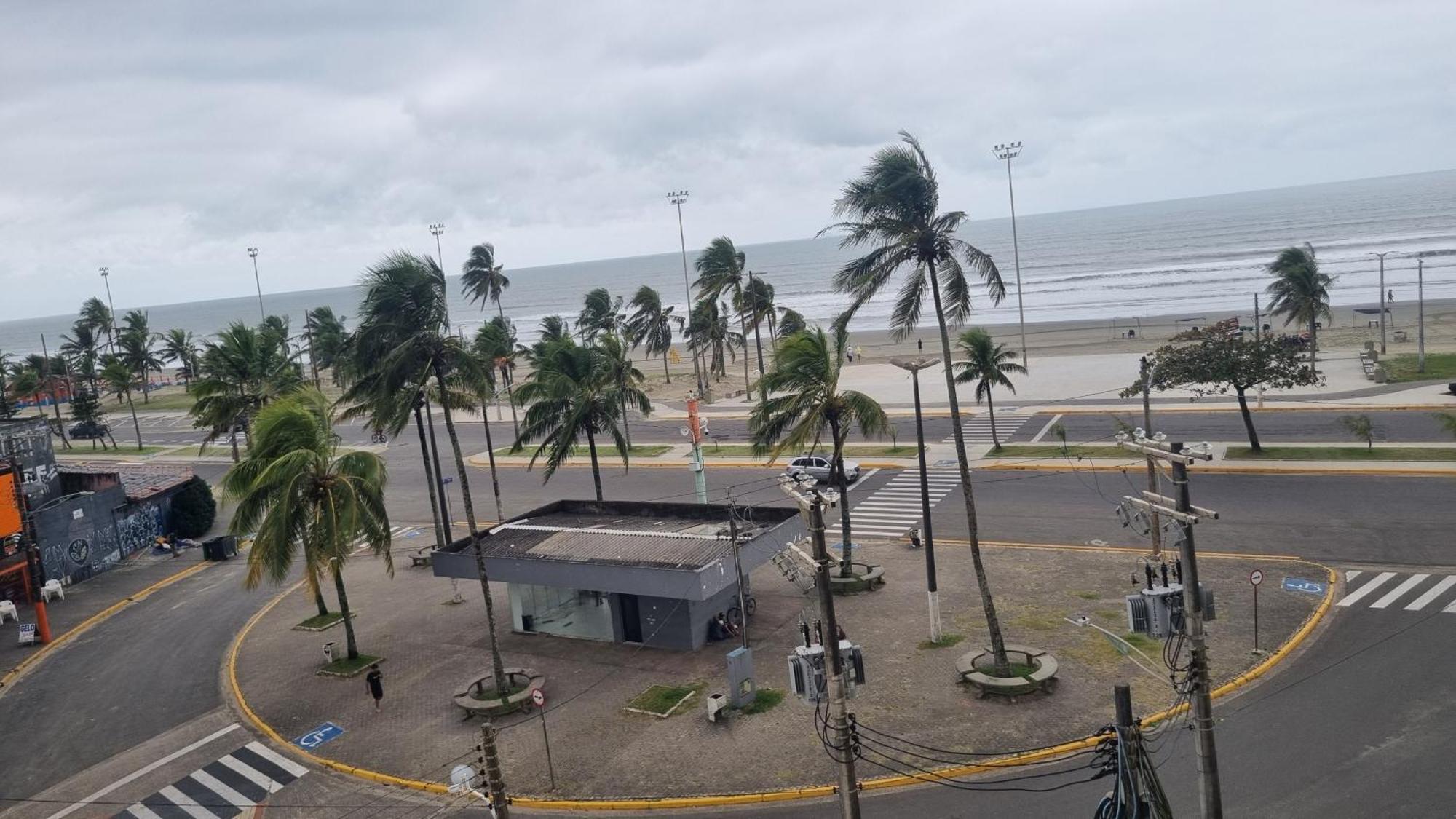 Apto Em Frente Ao Mar - Predio Redondo Peruibe Bagian luar foto